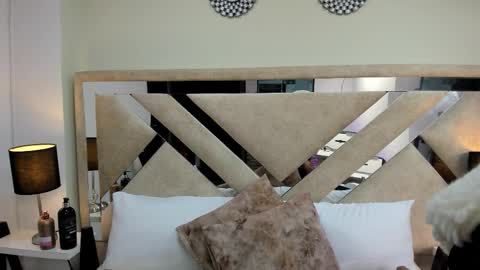 Snapshot of ximena_vasquez8 chatting on 02.03.26 Xime online show from 02.03.26