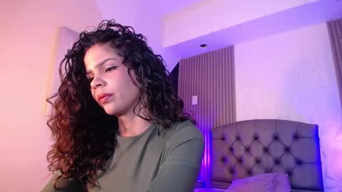 Snapshot of ximenaa_diaz chatting on 02.20.25 Mia Vega online show from 02.20.25