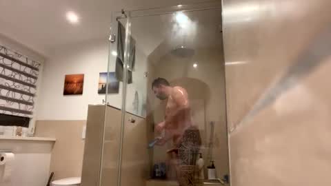 Snapshot of xl1905 chatting on 12.03.25 xl1905 online show from 12.03.25