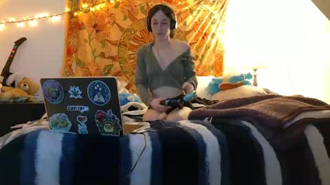 Snapshot of xlucidmiax chatting on 02.22.25 Mia online show from 02.22.25