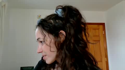 Snapshot of xlucidmiax chatting on 02.28.25 Mia online show from 02.28.25