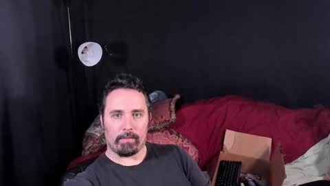 Snapshot of xmetalstudx chatting on 11.25.25 MetalstudMaster online show from 11.25.25