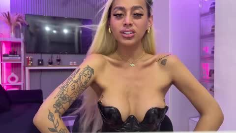 TAMARA MY LOVE online show from 11.18.25