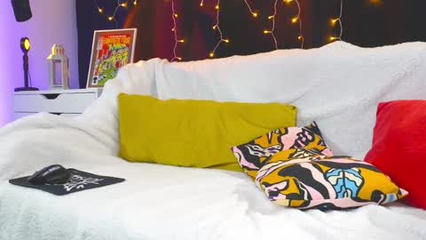 XoRylan online show from 01.23.25