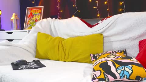 XoRylan online show from 01.24.25