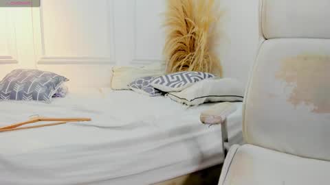 Snapshot of xrystal_and_danne chatting on 01.29.25 Xrystal and Danne online show from 01.29.25