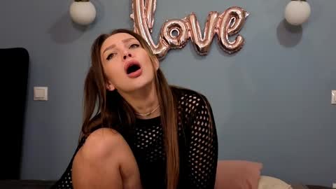 Snapshot of xsexycouples chatting on 02.17.25 AnnaMaee online show from 02.17.25