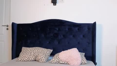 Snapshot of xsexycouples chatting on 02.10.26 AnnaMaee online show from 02.10.26