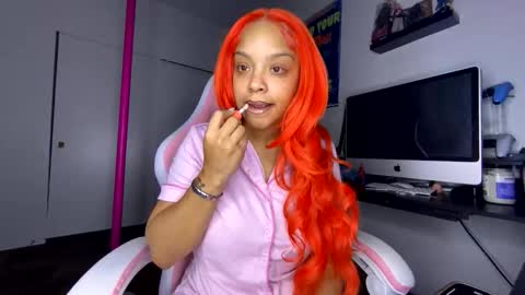 xStarGazingx online show from 11.17.25