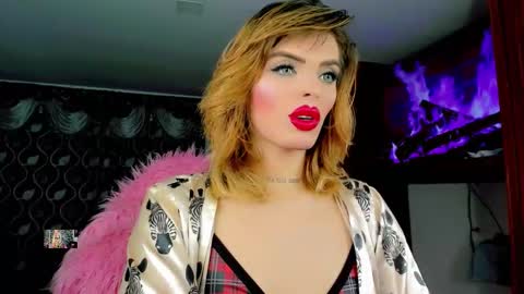 Snapshot of xthesexyboyx chatting on 09.10.25 Femboy Exotic online show from 09.10.25