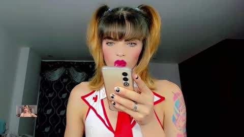 Snapshot of xthesexyboyx chatting on 10.17.25 Femboy Exotic online show from 10.17.25