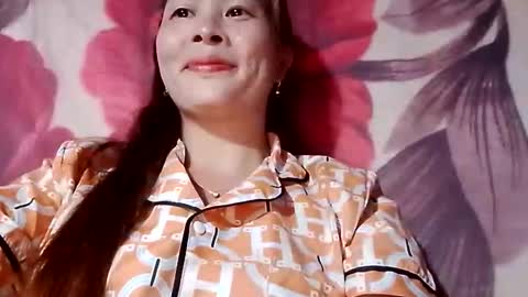 Snapshot of xuxulove00 chatting on 10.10.25 xuxulove00 online show from 10.10.25