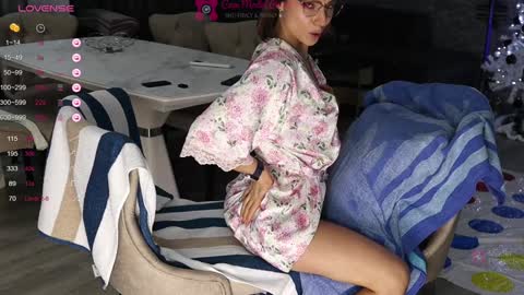 FrancyStepmom and YStepson    INTERESTED IN A GIRL-GIRL COLLABORATION  TEXT ME HERE  or INSTAGRAM online show from 12.15.24