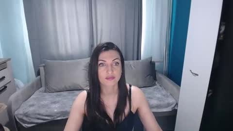 Snapshot of xxamazingeyes chatting on 02.10.26 deea online show from 02.10.26