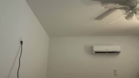 Snapshot of xxjasoneecxx chatting on 01.11.25 XxJasoneecxX online show from 01.11.25