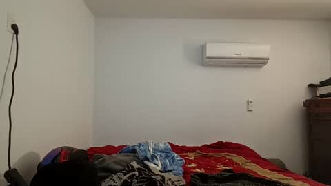 Snapshot of xxjasoneecxx chatting on 01.11.25 XxJasoneecxX online show from 01.11.25