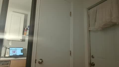 Snapshot of xxjasoneecxx chatting on 02.28.25 XxJasoneecxX online show from 02.28.25