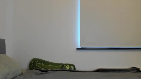 Snapshot of xxkimber_bentonxx chatting on 12.04.24 Next online Monday to Friday 10am till 2pm UK time online show from 12.04.24