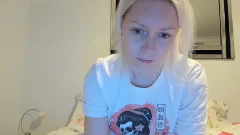 Snapshot of xxkimber_bentonxx chatting on 01.03.25 Next online Monday to Friday 10am till 2pm UK time online show from 01.03.25