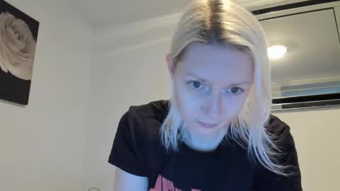 Snapshot of xxkimber_bentonxx chatting on 01.05.25 Next online Monday to Friday 10am till 2pm UK time online show from 01.05.25