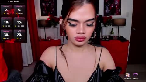 Snapshot of xxnaughty_angel chatting on 02.06.25 Angel online show from 02.06.25