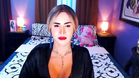 Snapshot of xxqueenofperfectionxx chatting on 02.28.25 urperfection kelly online show from 02.28.25