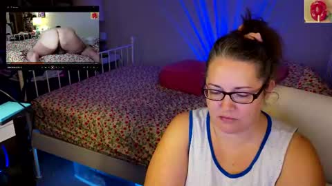 Strawberry Jane online show from 06.12.26