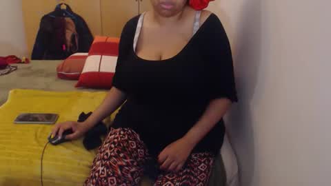 Snapshot of xxxbustybabe27x chatting on 04.19.26 Ayanda online show from 04.19.26