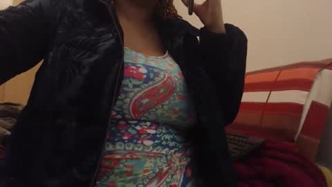 Snapshot of xxxbustybabe27x chatting on 04.28.26 Ayanda online show from 04.28.26