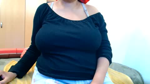 Snapshot of xxxbustybabe27x chatting on 06.01.26 Ayanda online show from 06.01.26