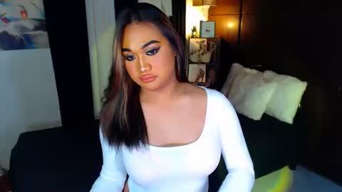 OLIVIA online show from 12.07.24