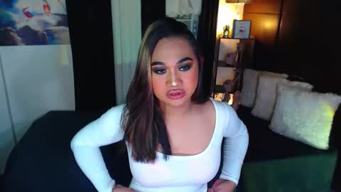 OLIVIA online show from 12.19.24