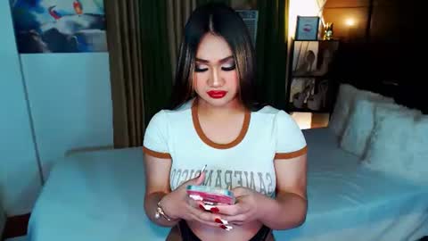 OLIVIA online show from 01.12.25