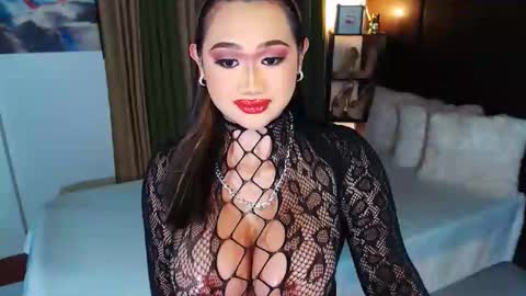 OLIVIA online show from 02.12.25