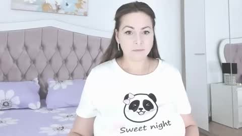 Elvira online show from 03.29.26