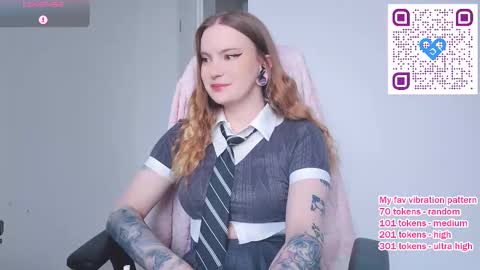 Snapshot of xxxhentaition chatting on 02.21.26 Keira online show from 02.21.26