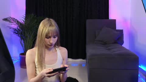 Snapshot of xxxvandersexxx chatting on 12.28.24 July and Fer online show from 12.28.24