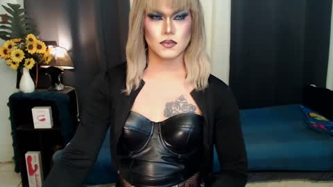 QueenMarina online show from 01.08.25