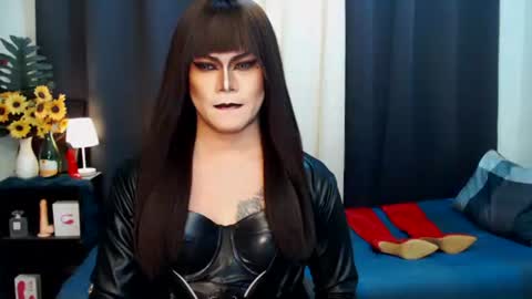 QueenMarina online show from 10.03.25