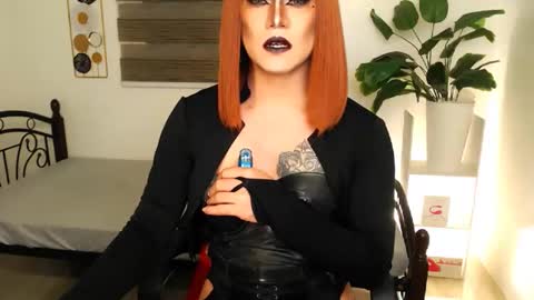 Snapshot of xyournightmarequeenx chatting on 05.05.26 QueenMarina online show from 05.05.26