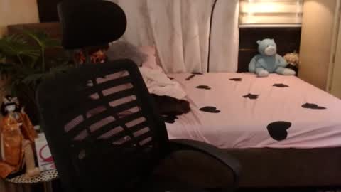 Angela online show from 02.05.25