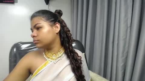 yazhini online show from 04.15.26