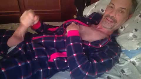 Snapshot of yacht3oy chatting on 11.18.25 yacht3oy online show from 11.18.25