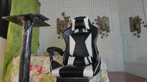 yacksson_lawrence online show from 01.27.25