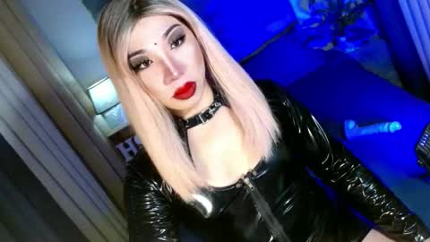 Snapshot of yan2xcumsalotxx chatting on 02.10.26 REYAN online show from 02.10.26