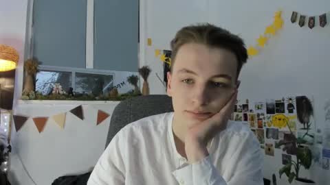 Snapshot of yaposha chatting on 12.22.24 yaposha online show from 12.22.24