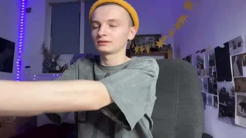 Snapshot of yaposha chatting on 03.09.25 yaposha online show from 03.09.25