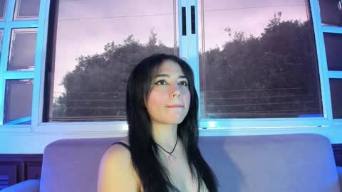 yara_shiine online show from 12.15.25