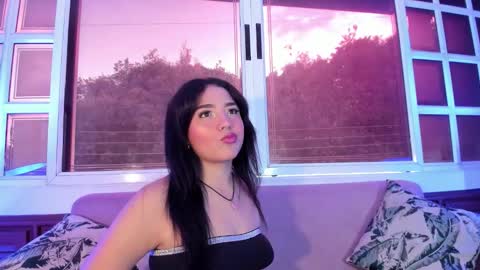 yara_shiine online show from 12.16.25