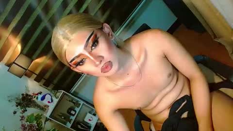 miss yasii online show from 04.15.26